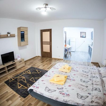 Travel Homzzz Apartments Târgu-Mureş Esterno foto
