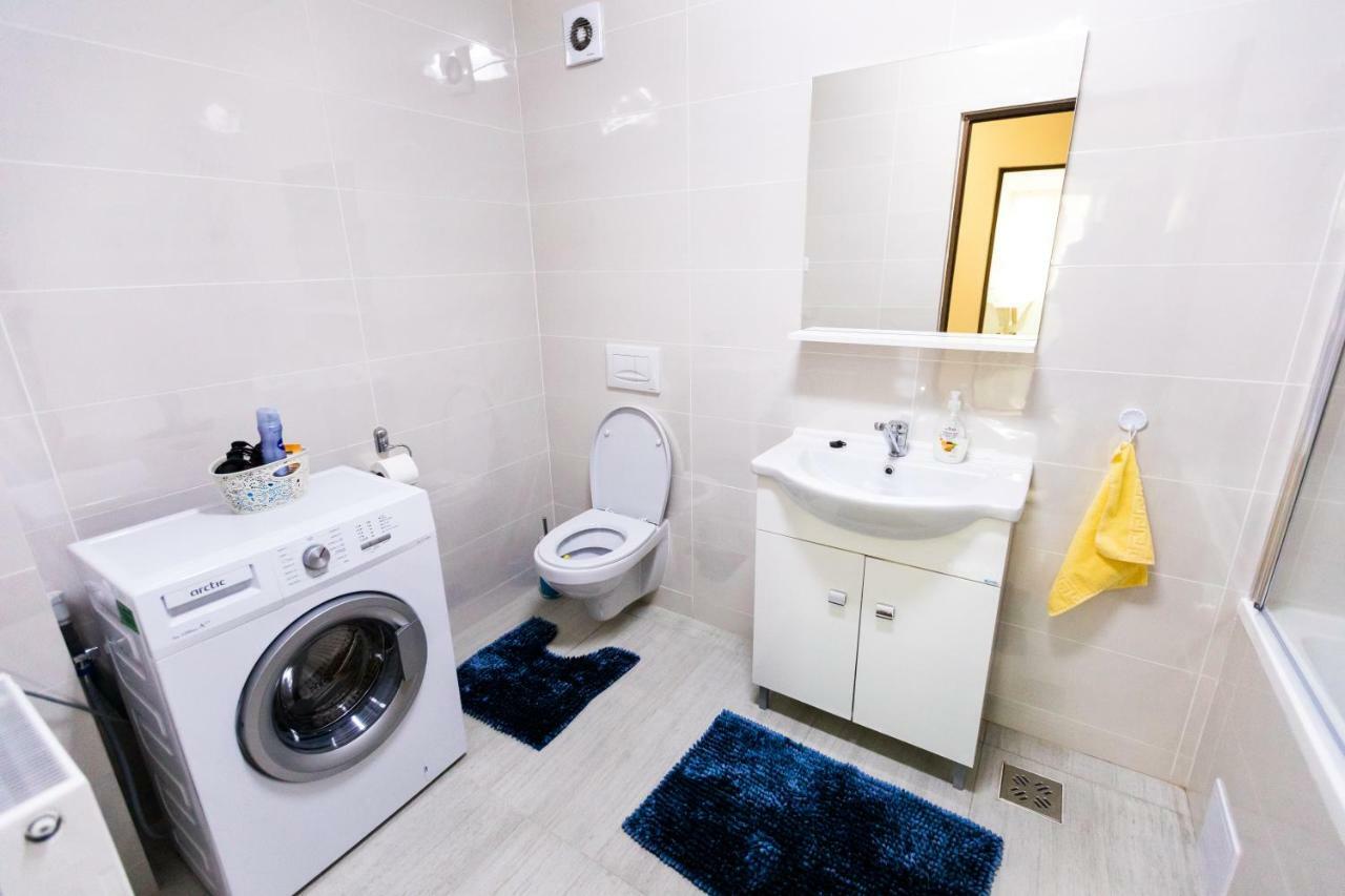 Travel Homzzz Apartments Târgu-Mureş Esterno foto
