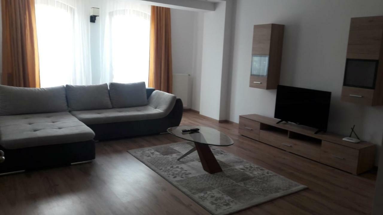 Travel Homzzz Apartments Târgu-Mureş Esterno foto