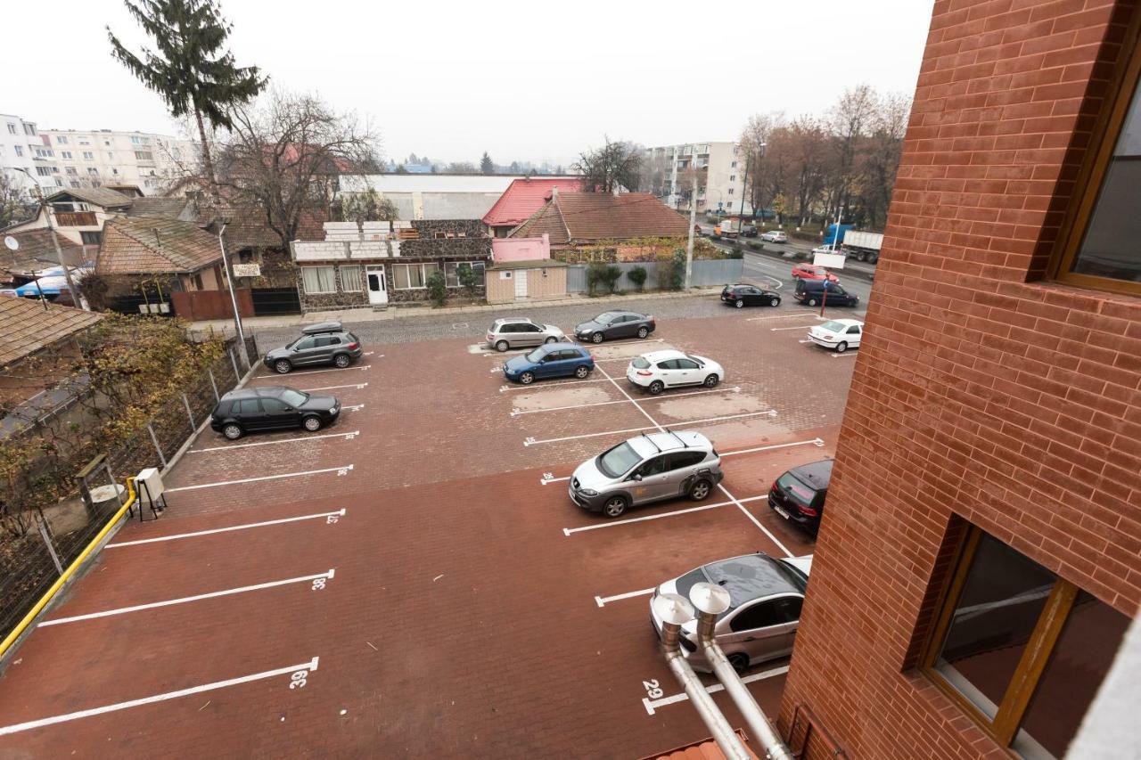 Travel Homzzz Apartments Târgu-Mureş Esterno foto