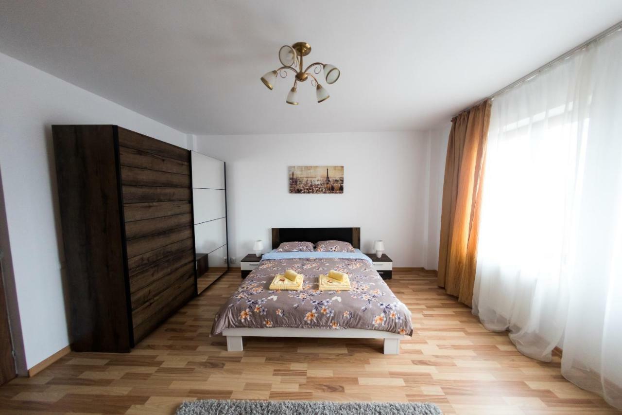 Travel Homzzz Apartments Târgu-Mureş Esterno foto